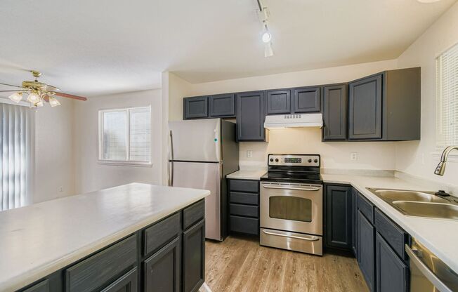 Bright & Spacious 3-Bedroom Home in Fox Run