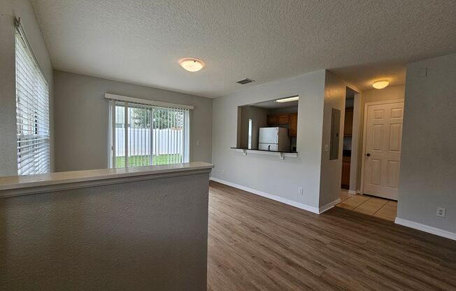 Great END unit in gated community