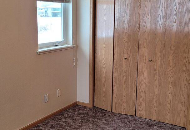 2 beds, 1 bath, 868 sqft, $1,700, Unit 14