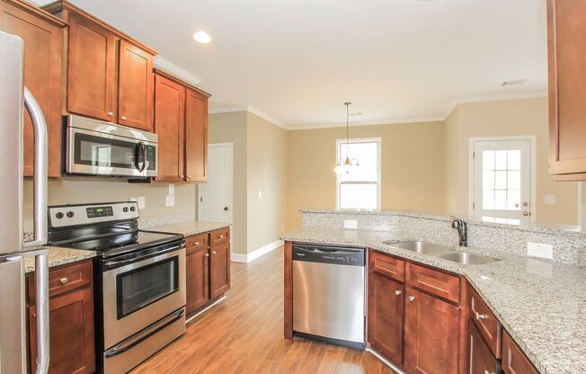 Beautiful 4 Bedroom Single Family Home in Lawrenceville