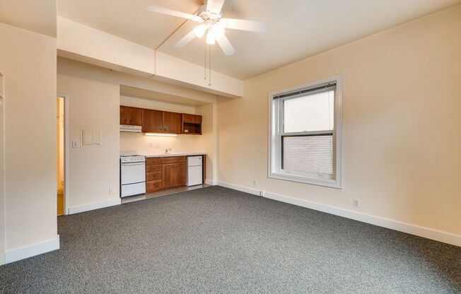 Studio, 1 bath, 285 sqft, $955, Unit 307
