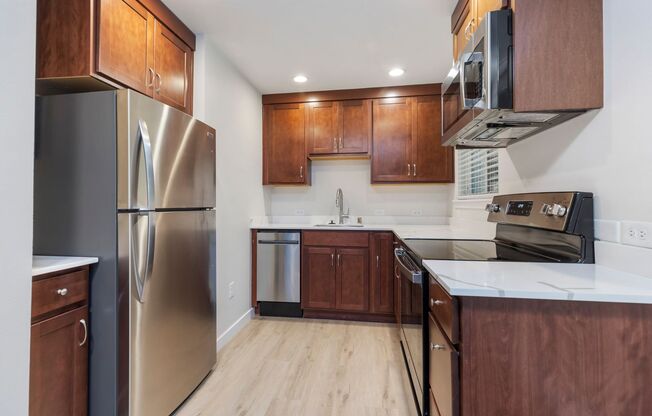 2 beds, 1 bath, 875 sqft, $2,195, Unit 14