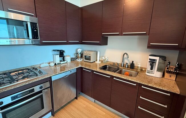 1 bed, 1 bath, $5,950, Unit 425 1st Street, #4504