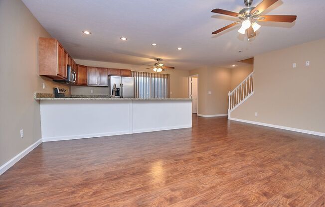 4 beds, 3.5 baths, 3,100 sqft, $2,275, Unit 307