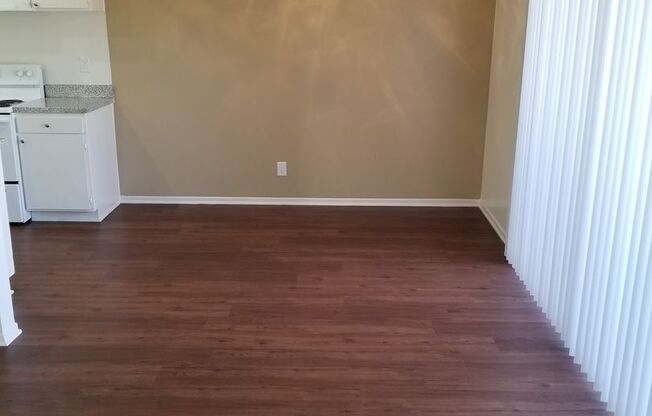 1 bed, 1 bath, 775 sqft, $2,165, Unit S011