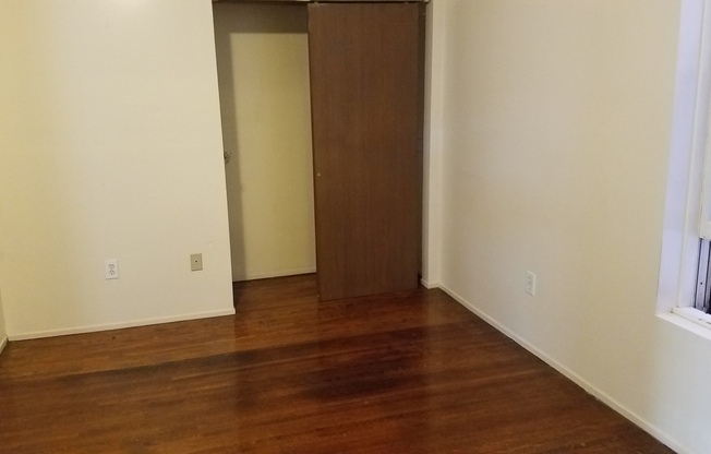 1 bed, 1 bath, 600 sqft, $1,125, Unit 71-06