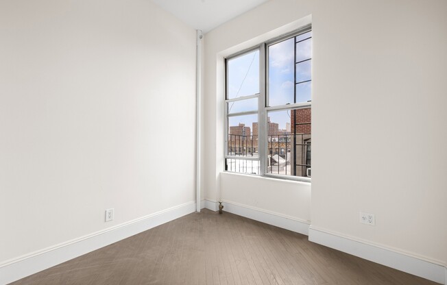 2 beds, 1 bath, $6,000, Unit 16