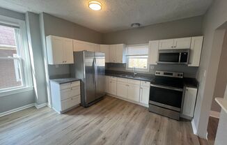 3 beds, 1 bath, $1,100, Unit Unit 2