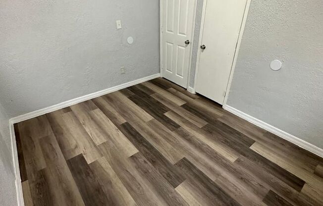 3 beds, 1 bath, $1,300