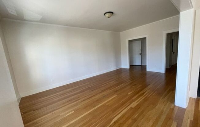 1 bed, 1 bath, 845 sqft, $1,300, Unit Apt. 5