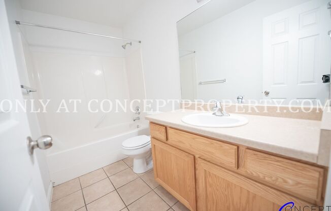 1 bed, 1 bath, 711 sqft, $1,099, Unit D-11