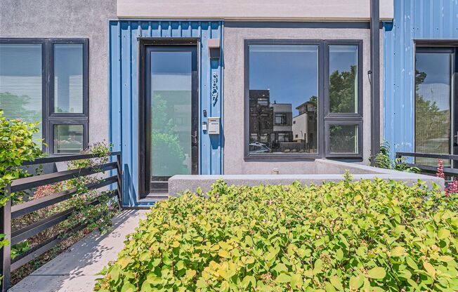 Luxurious 3br/3ba in RiNo + ROOFTOP PATIO!