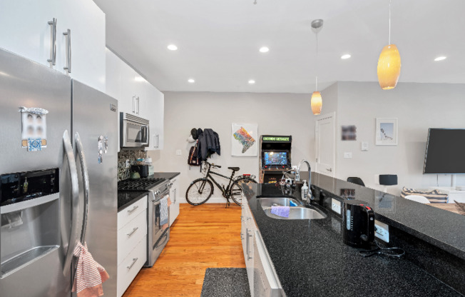 2444 ONTARIO RD NW
