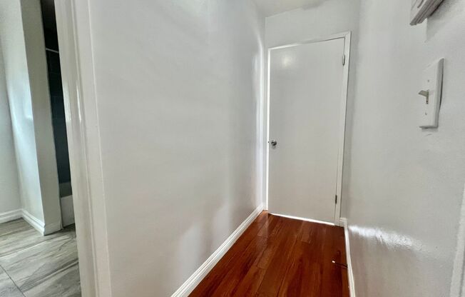 2 beds, 1 bath, $2,850