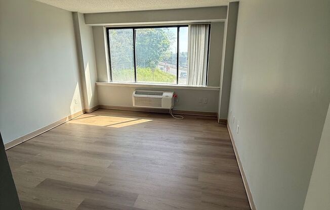 1 bed, 1 bath, 600 sqft, $1,350, Unit 102