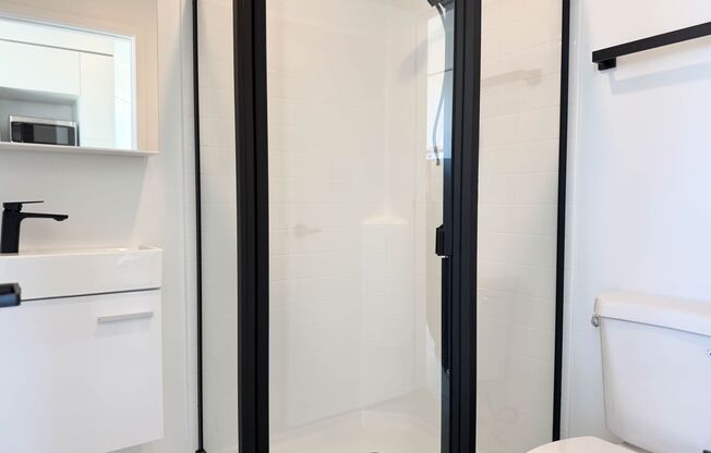 Studio, 1 bath, 285 sqft, $2,120, Unit 201