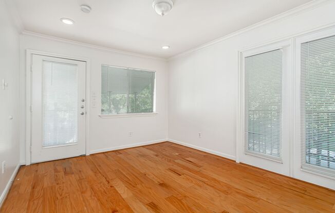 2 beds, 2 baths, $1,200, Unit 5