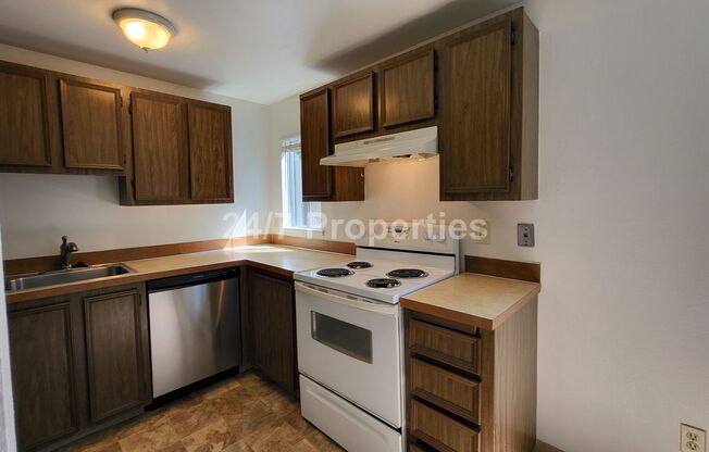 1 BD | 1 BA with Private Back Porch - SE PDX