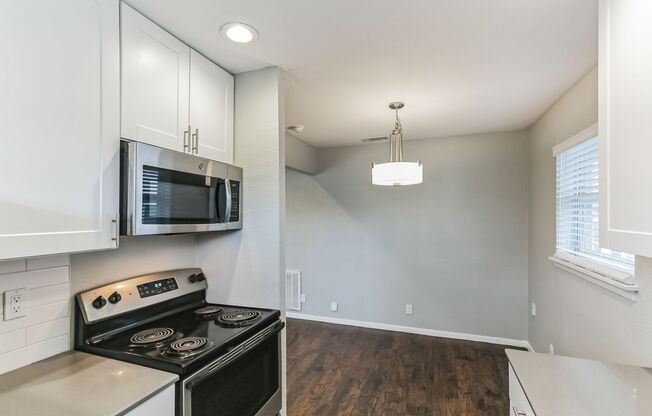 1 bed, 1 bath, 540 sqft, $1,400, Unit B