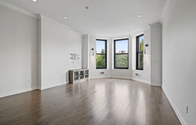 160 Commonwealth Ave