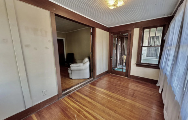 3 beds, 1 bath, $1,200