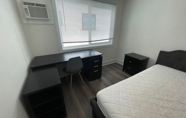 2 beds, 1 bath, $2,610, Unit 9