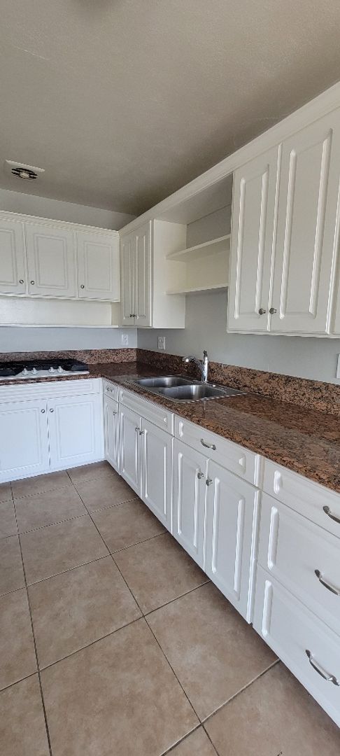 1 bed, 1 bath, 700 sqft, $2,025, Unit 10