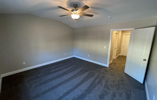 3 beds, 2.5 baths, $1,690, Unit # 54