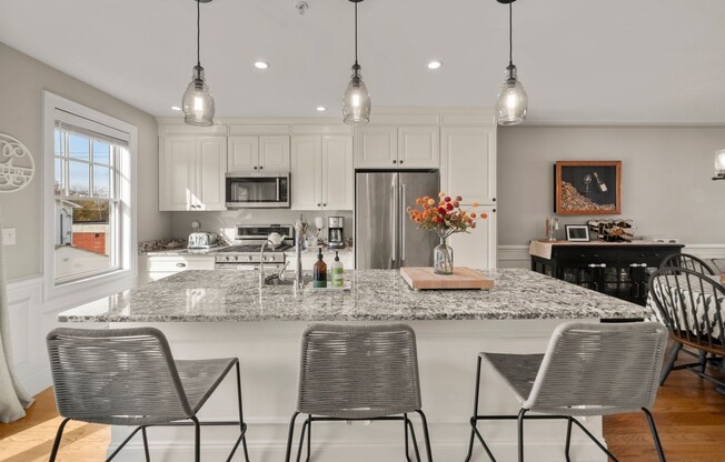 3 beds, 2.5 baths, 1,757 sqft, $4,500, Unit 3