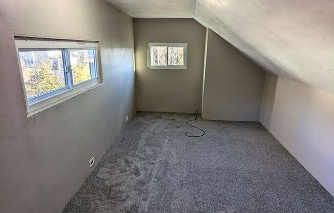 4 beds, 1 bath, 2,440 sqft, $1,250, Unit 1