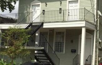 1013 Bellecastle St
