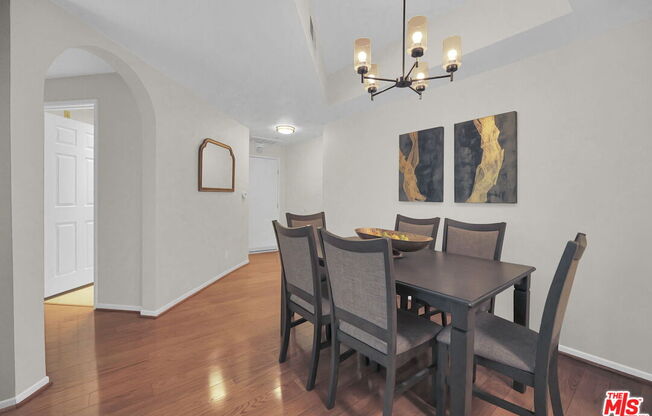 2 beds, 2 baths, 942 sqft, $559,900, Unit 135