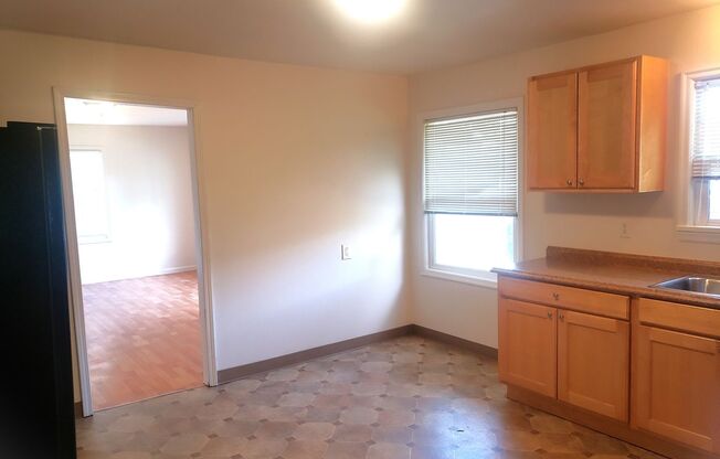 3 beds, 1 bath, $2,095