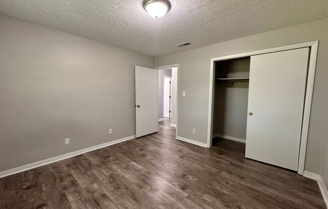 2 beds, 1 bath, $1,275