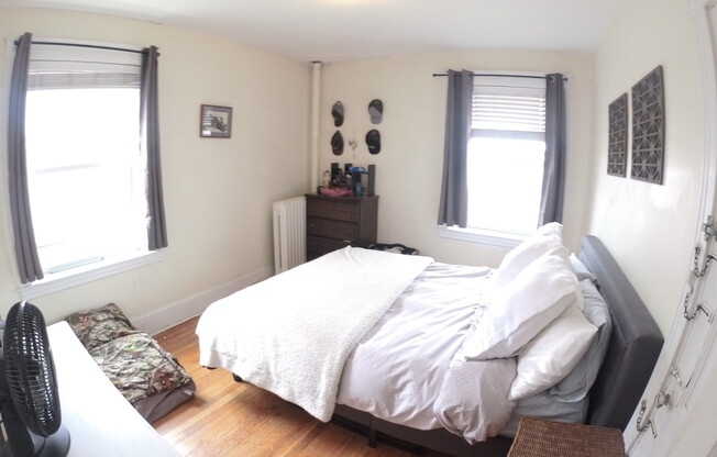 1 bed, 1 bath, $2,300, Unit 34