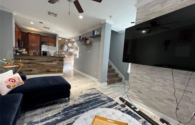 Stunning Townhome Near Medical Center!