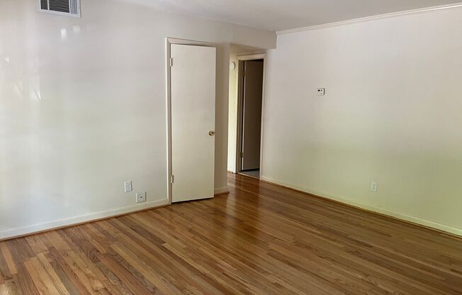 2 Bedroom - 5 Points area within walking distance to UGA