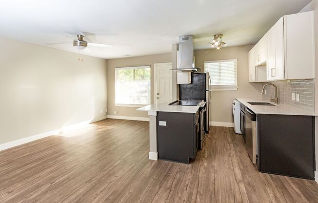 1 bed, 1 bath, 560 sqft, $1,195, Unit 37