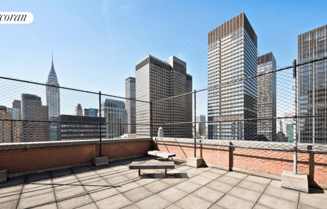 1 bed, 1 bath, 700 sqft, $4,500, Unit 27A