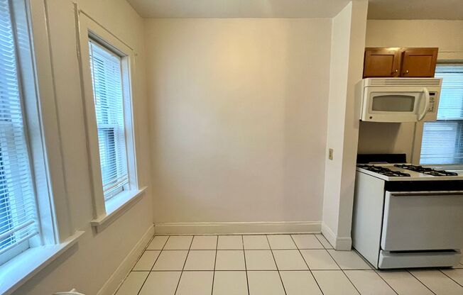 1800 E Kenmore Pl.