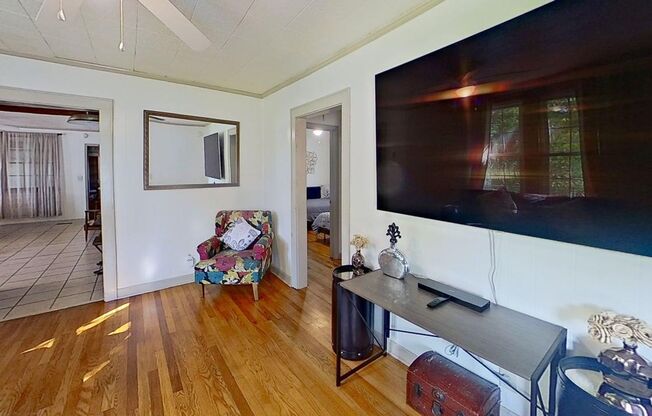 Renovated 3-Bedroom Home – Furnished or Unfurnished – Prime Location!