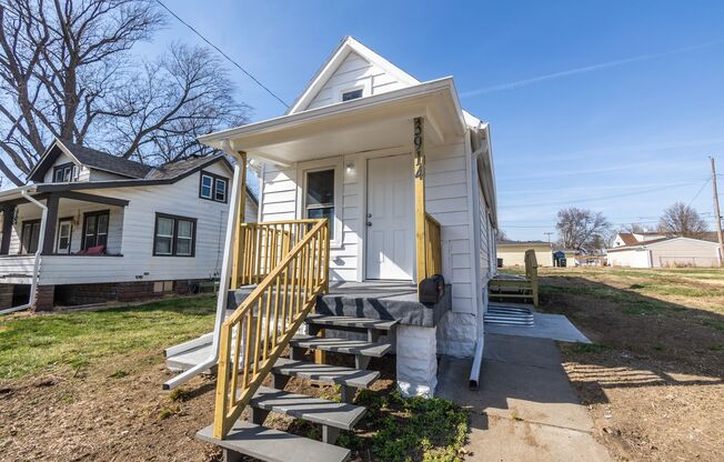 A Great 2BD/1.5BA Single Family Home That Has Been Recently Renovated