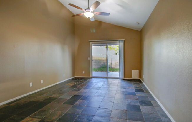1224 W BOXELDER CIR