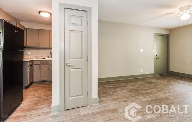 1 bed, 1 bath, 750 sqft, $1,049, Unit 4