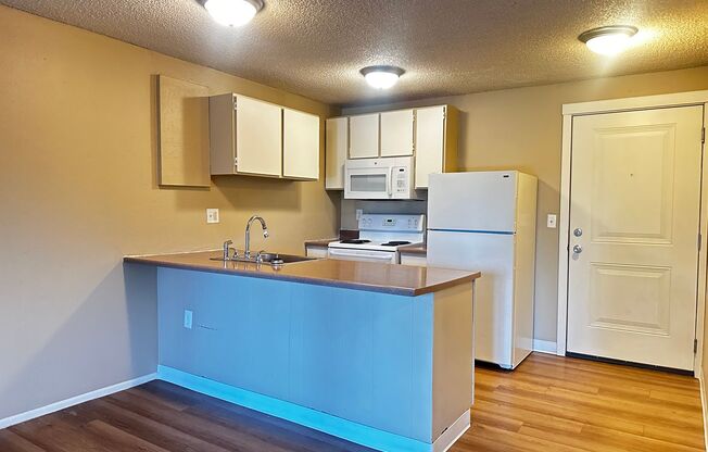 2 beds, 1 bath, 780 sqft, $1,275, Unit 125