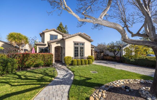 5 Bed, 4.5 Bath Executive Home w/ Designer Touches Built in 2011