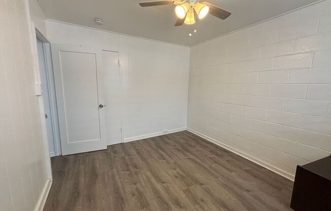 2 beds, 1 bath, $1,600