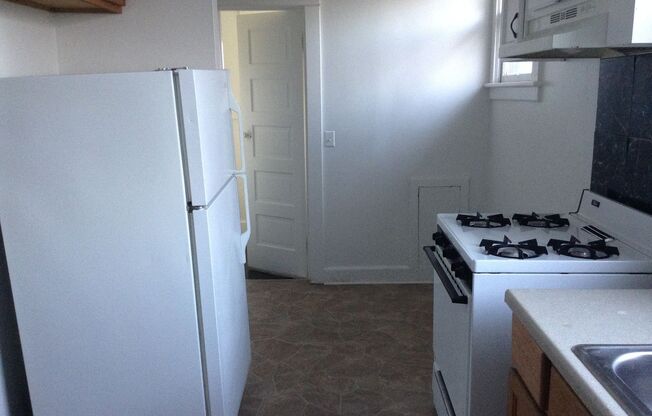 2 beds, 1 bath, $1,250, Unit Lower