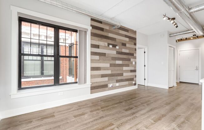 2 beds, 1 bath, 625 sqft, $2,350, Unit 216