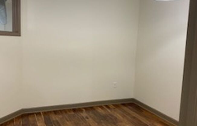 2 beds, 1 bath, 1,390 sqft, $1,950, Unit 306